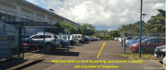 En arrivant dans le parking du collège